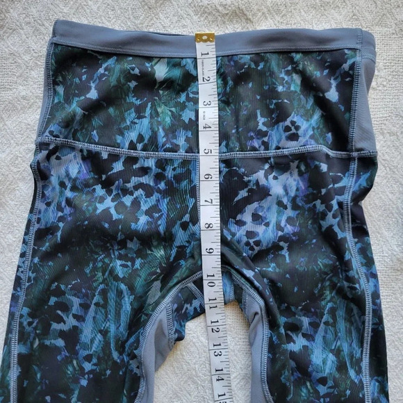 Lululemon Blue Printed High Rise Running In The City  7/8 Tights Mesh panels in - Picture 14 of 15